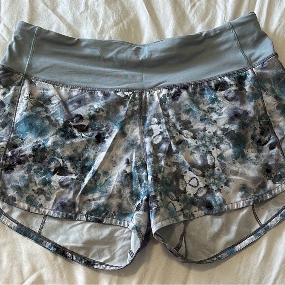 Lululemon Speed-Up Mid-Rise Lined Shorts